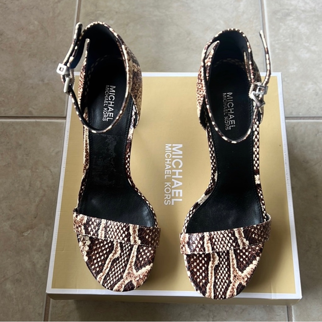 New Michaels Kors Sandals